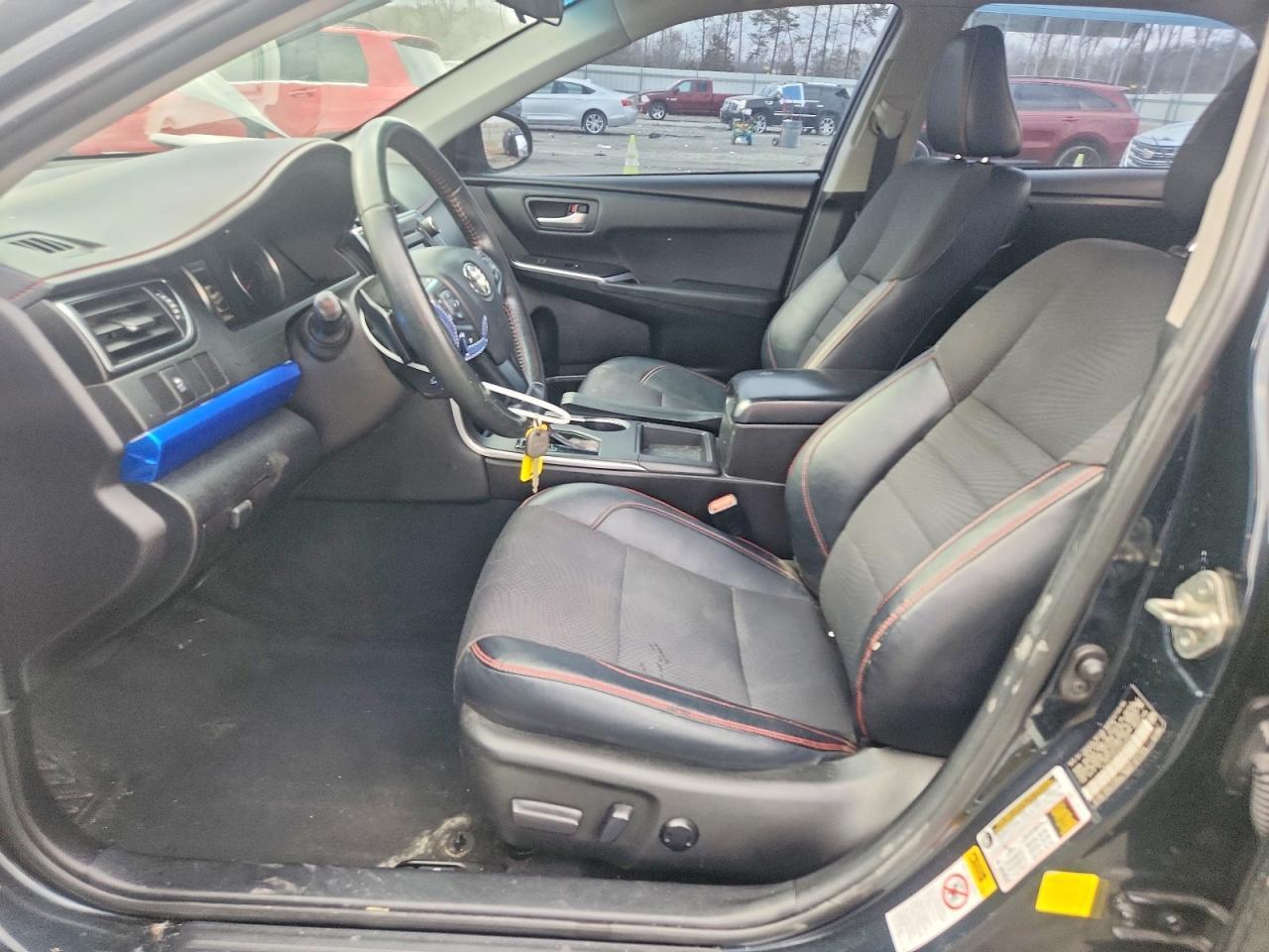 2016 Toyota Camry le