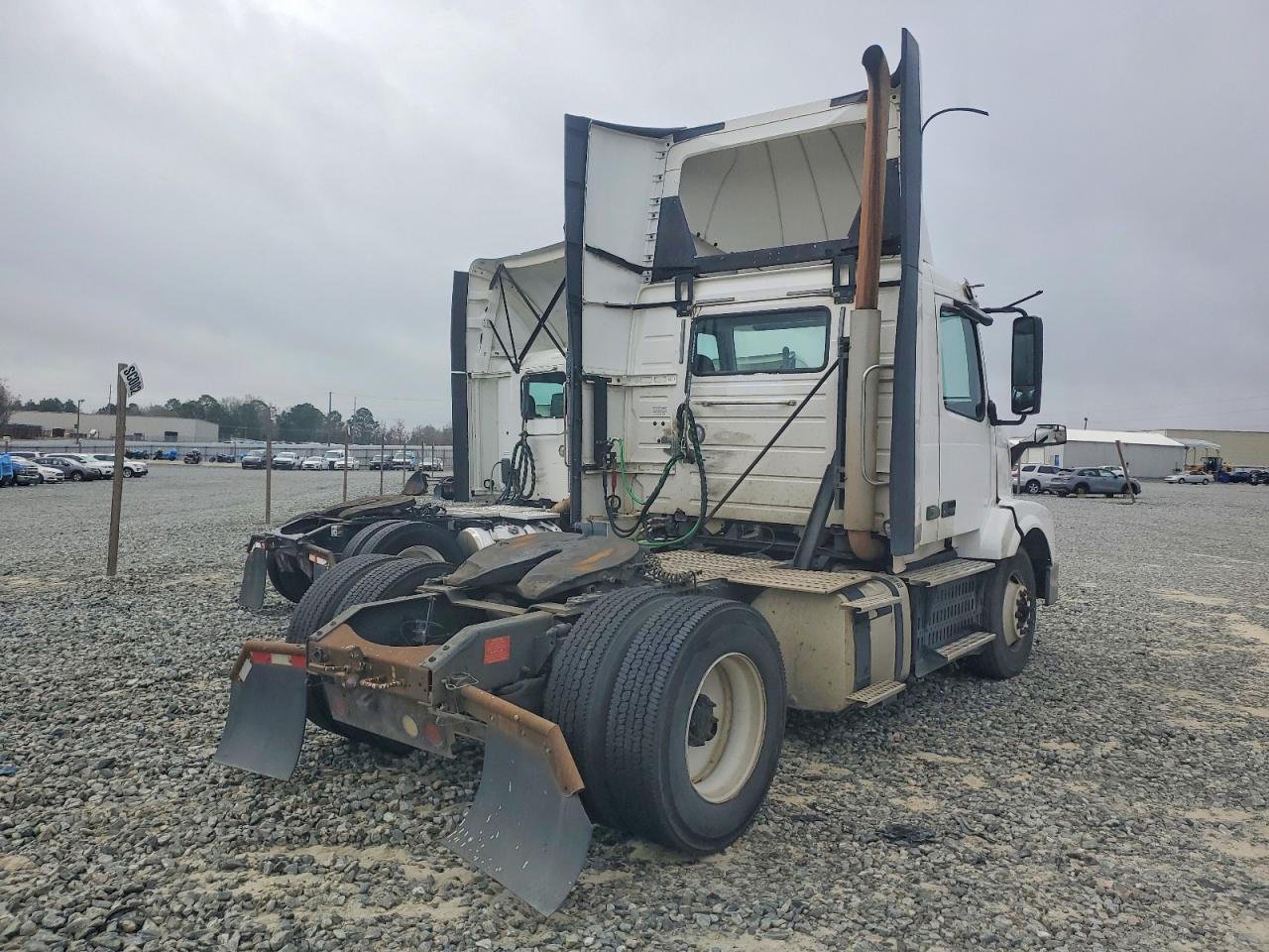 2017 Volvo VNL Semi Truck