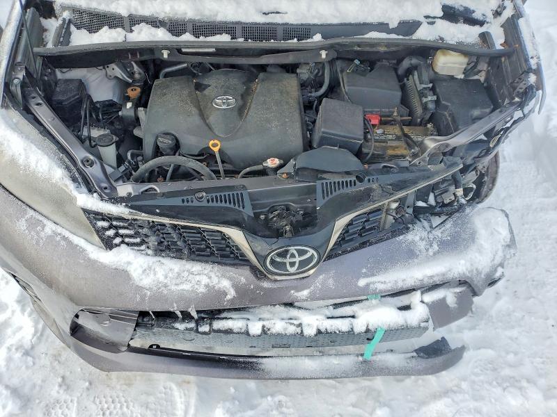 2019 Toyota Sienna se