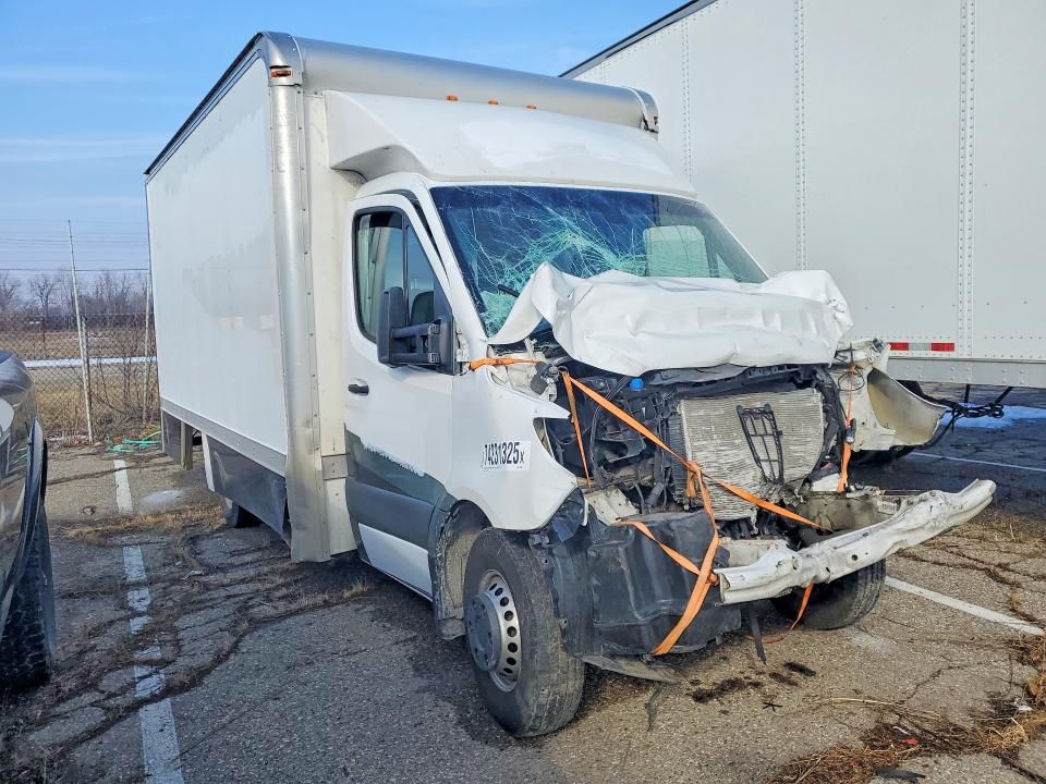 2021 Freightliner Sprinter Delivery Truck