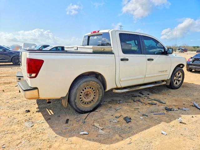 2012 Nissan Titan SV