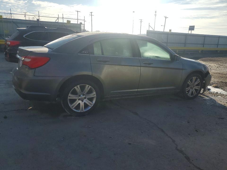 2013 Chrysler 200 Touring