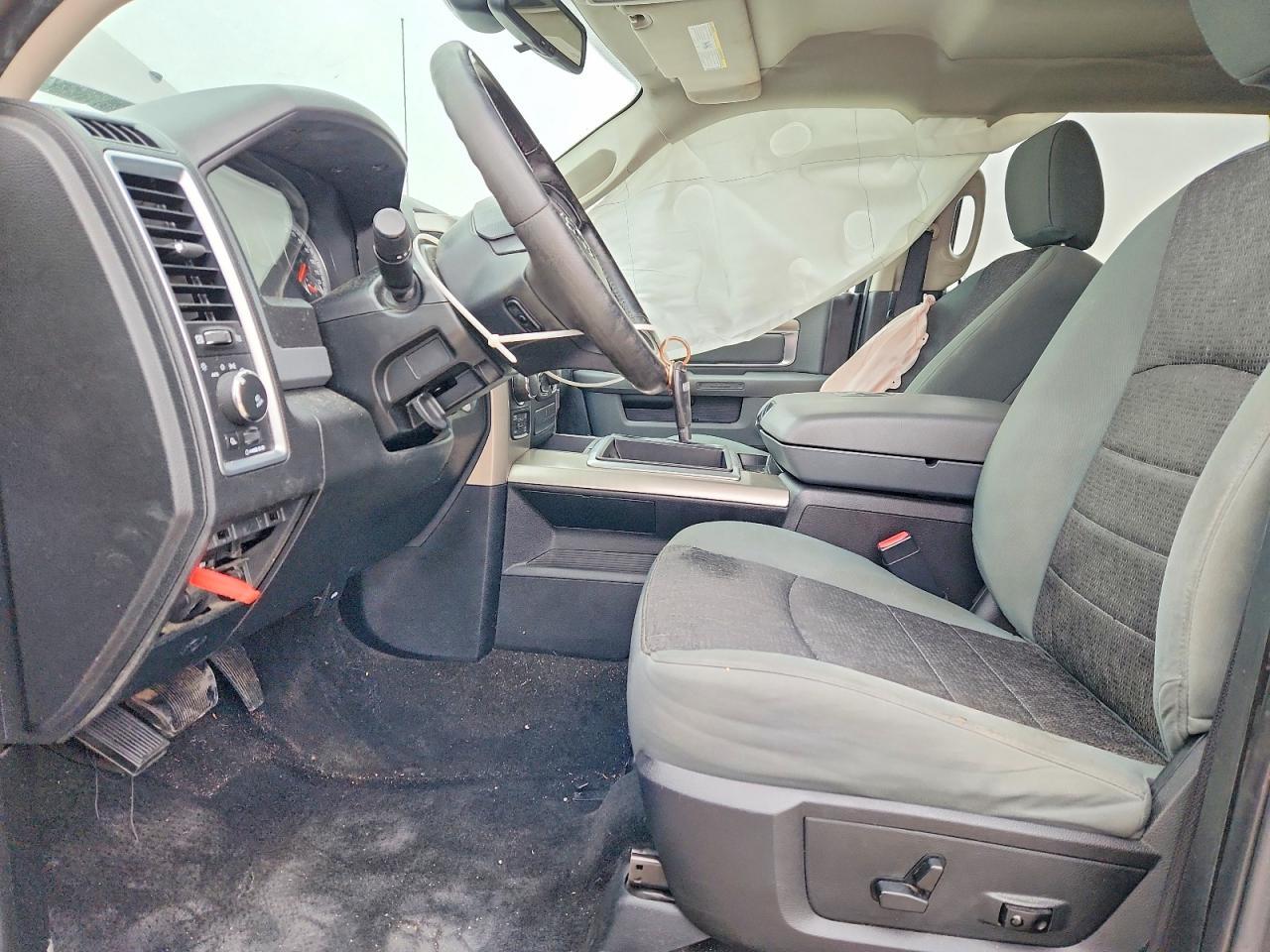 2015 Dodge RAM 1500 SLT