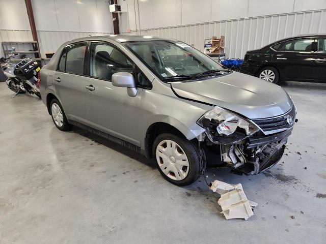 2010 Nissan Versa 1.8 s