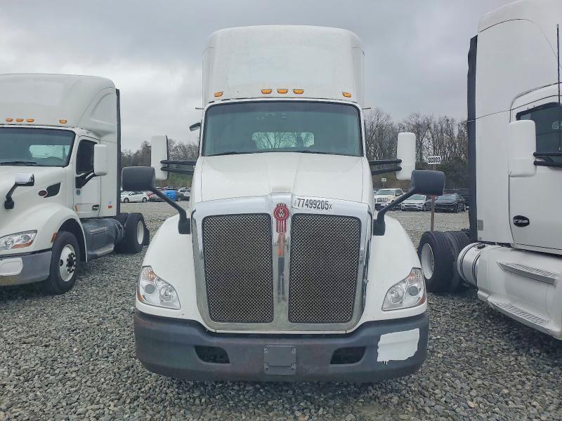 2016 Kenworth T680 Semi Truck