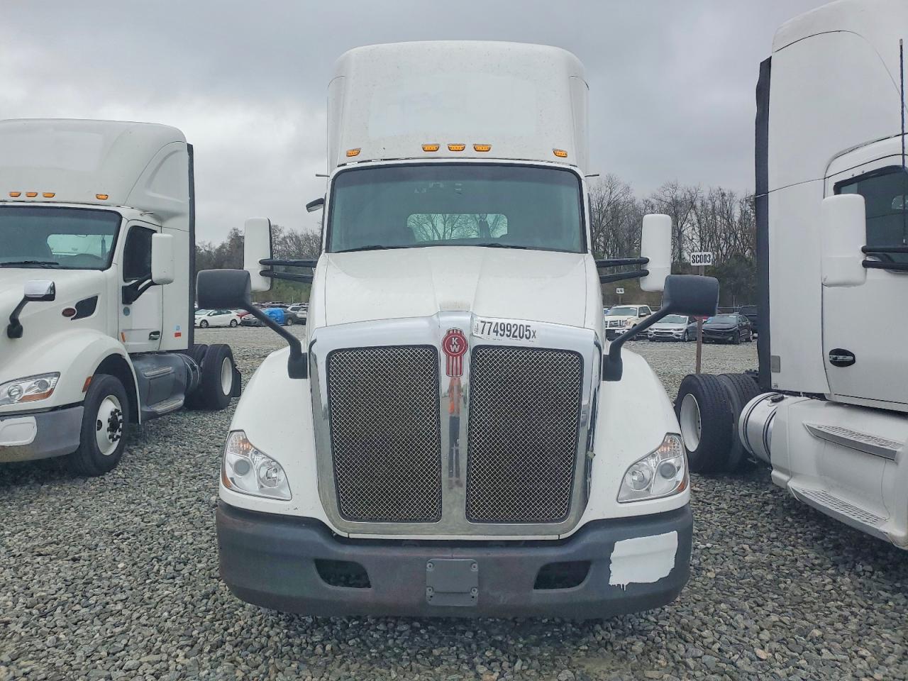 2016 Kenworth T680 Semi Truck