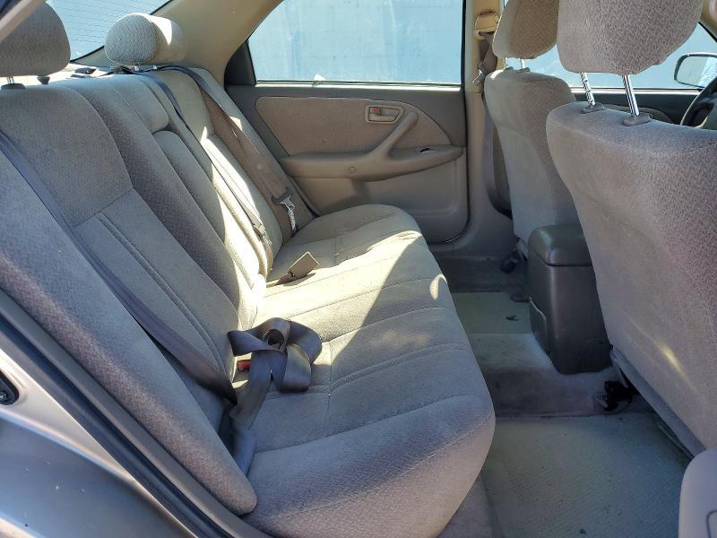 2000 Toyota Camry le