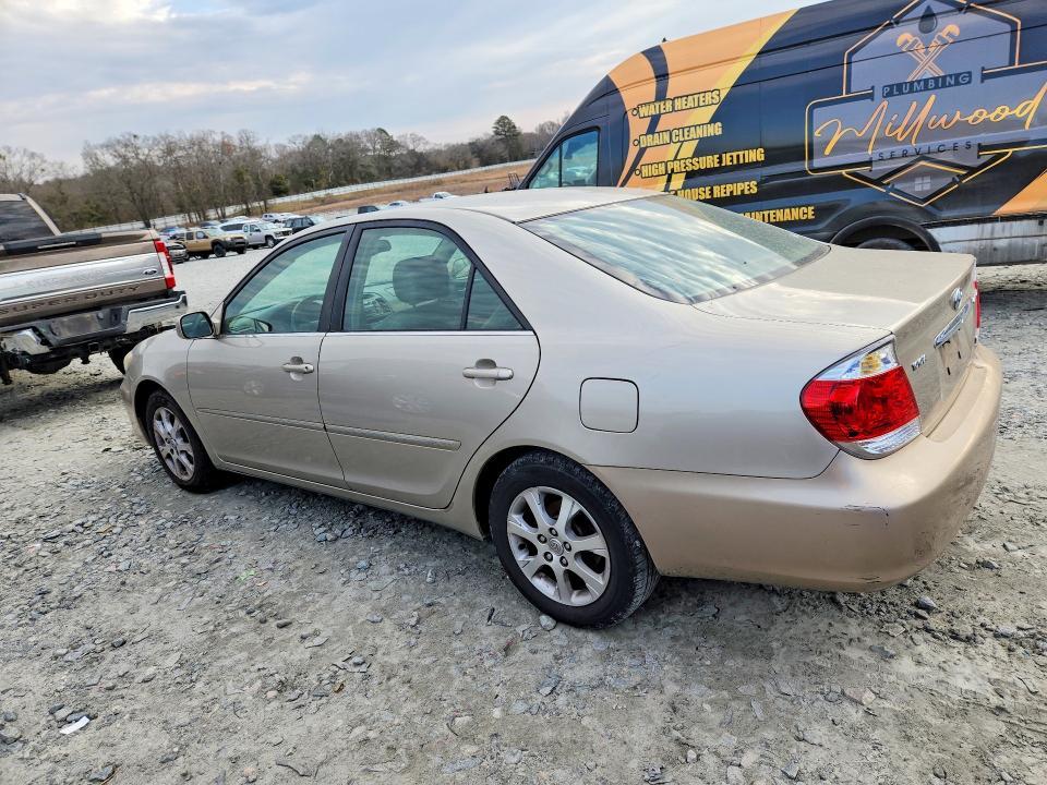 2005 Toyota Camry le