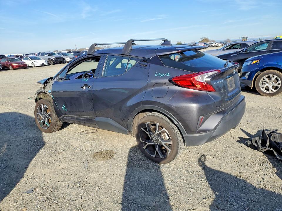 2022 Toyota C-hr xle