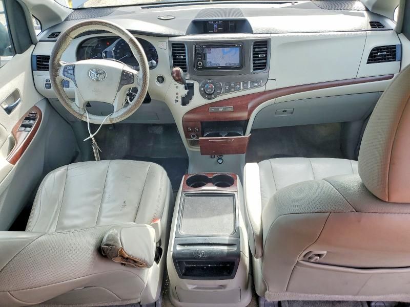 2013 Toyota Sienna xle