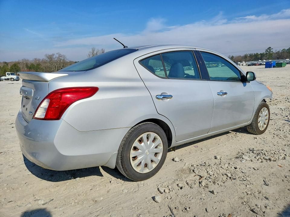 2014 Nissan Versa s