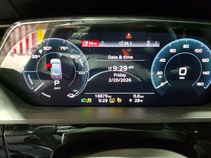 2022 Audi E-tron Premium Plus