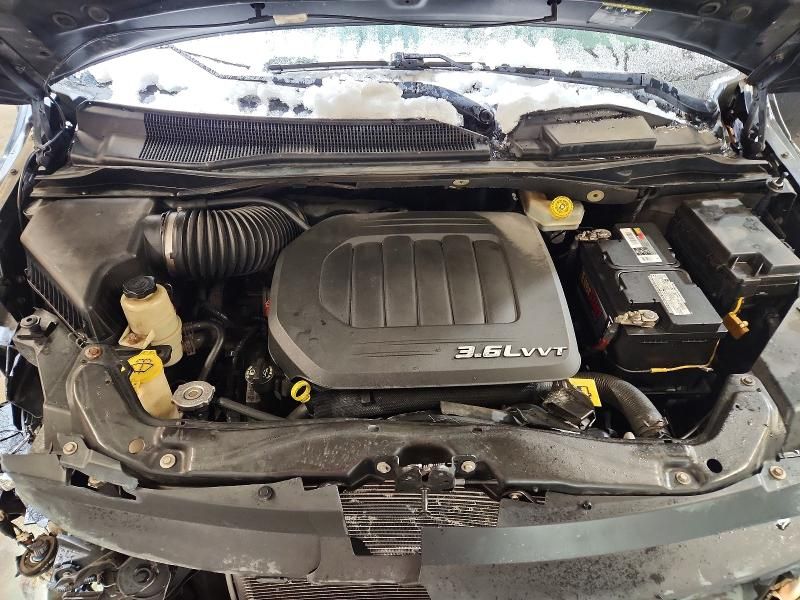 2012 Volkswagen Routan sel Premium