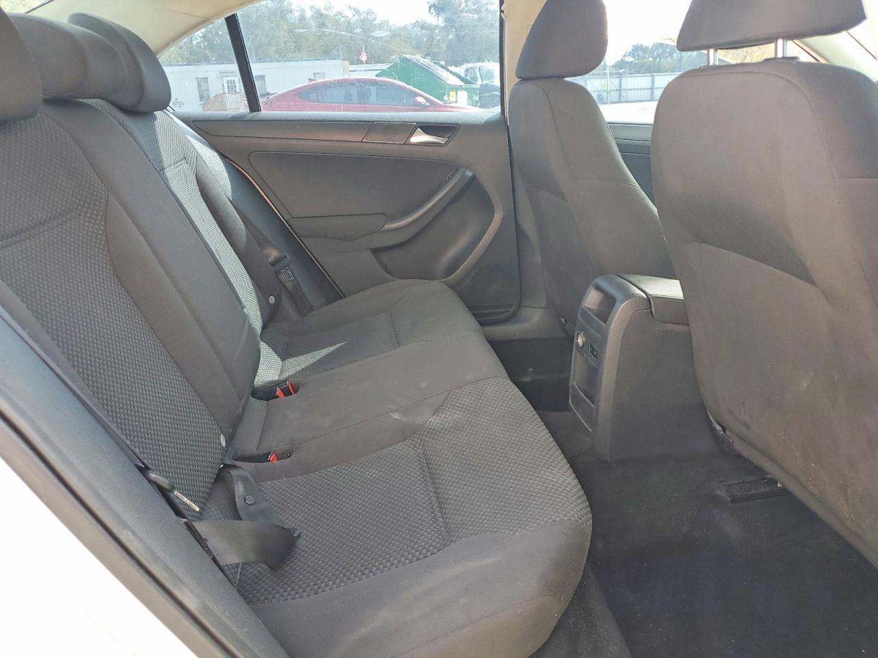 2011 Volkswagen Jetta Base