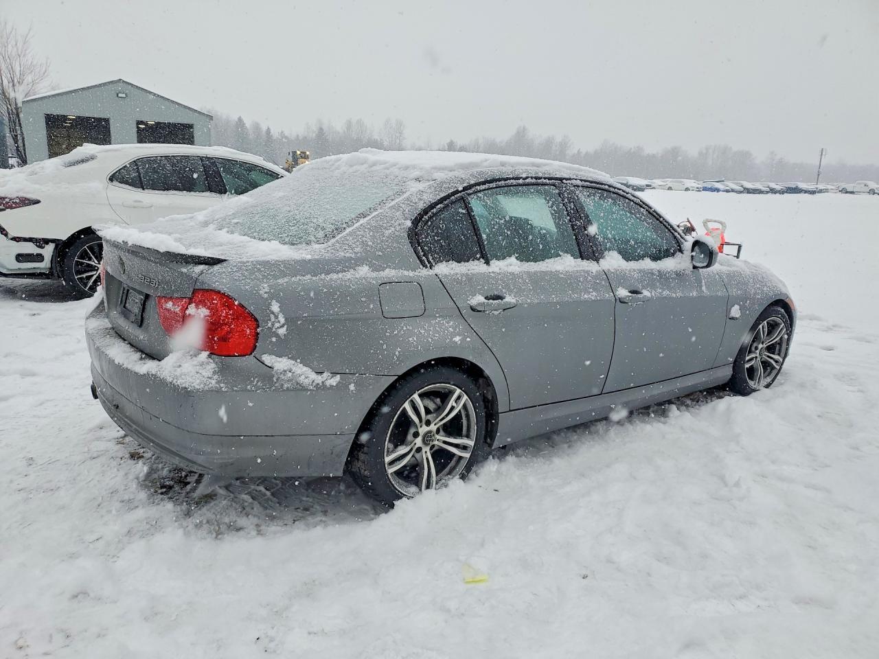 2011 BMW 323 i