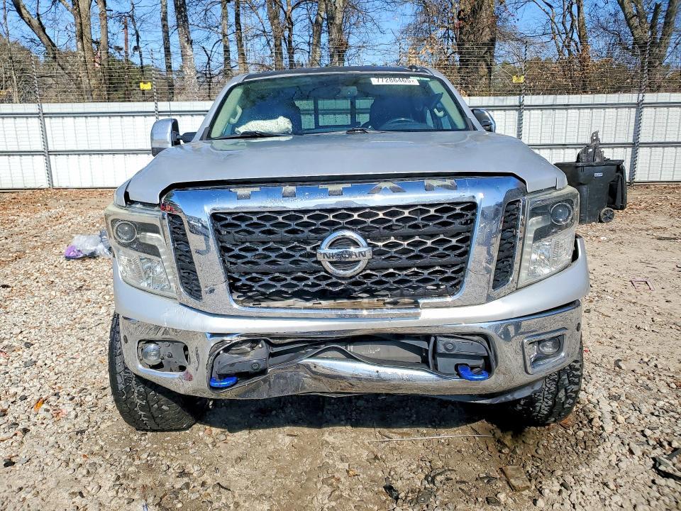 2017 Nissan Titan sl