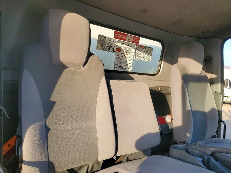 2017 Chevrolet 4500HD BOX Truck