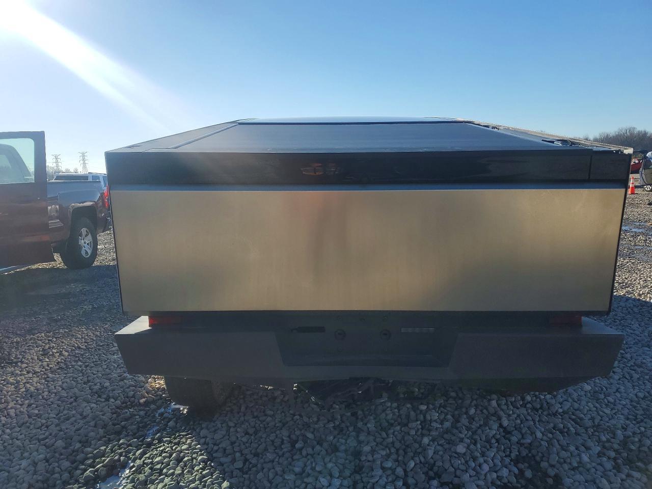 2025 Tesla Cybertruck