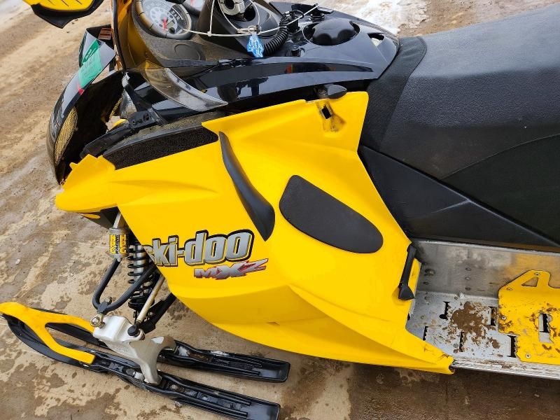 2005 Skidoo MXZ