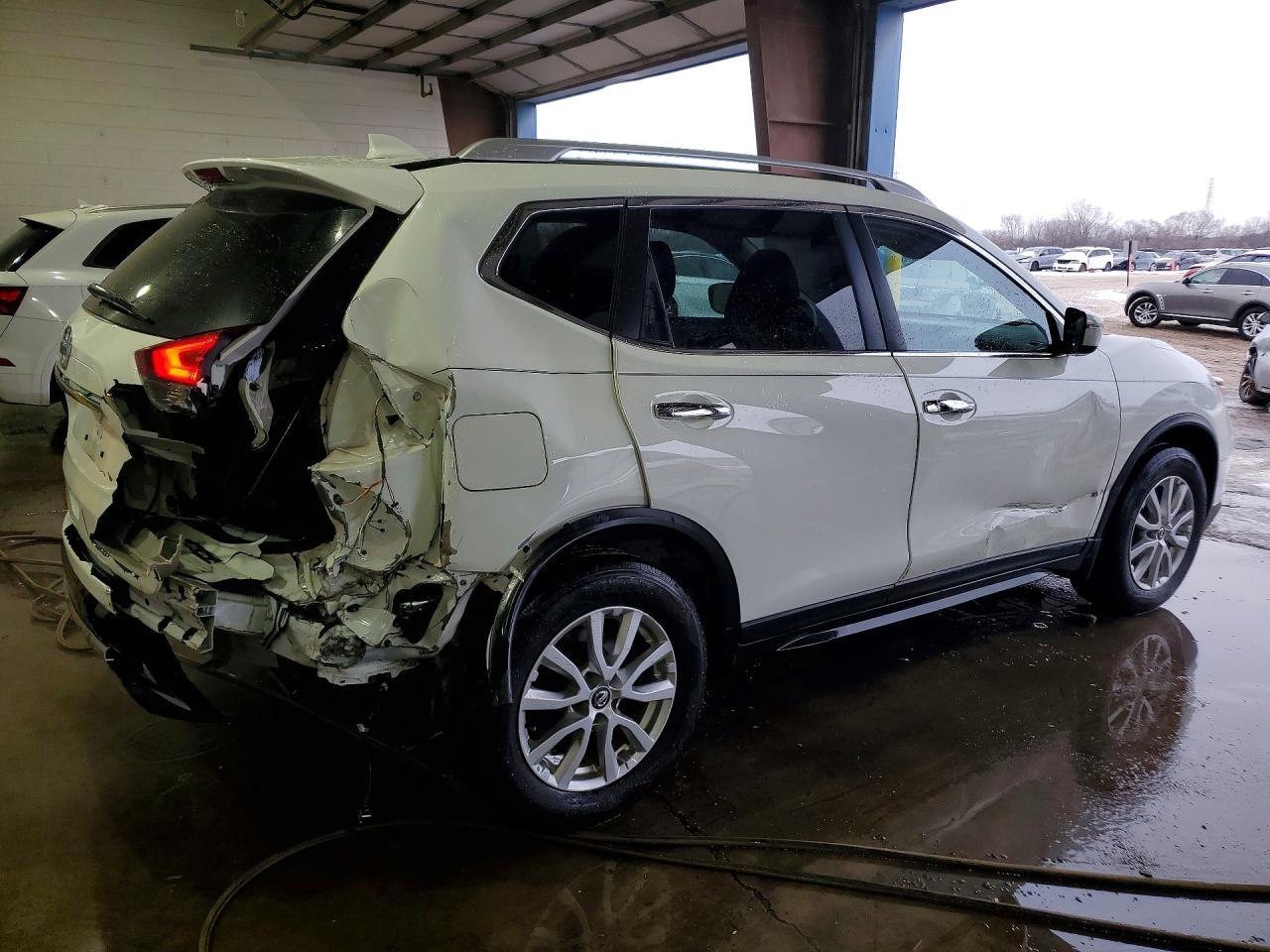 2017 Nissan Rogue sv