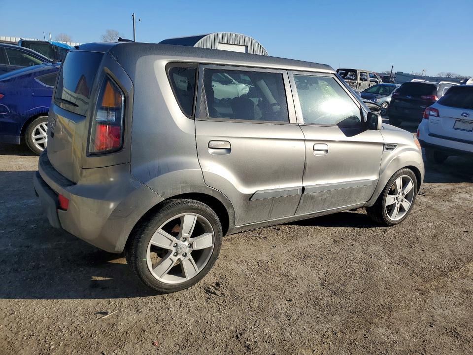 2010 KIA Soul +