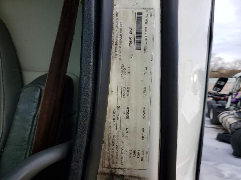 2020 Volvo VNR Semi Truck