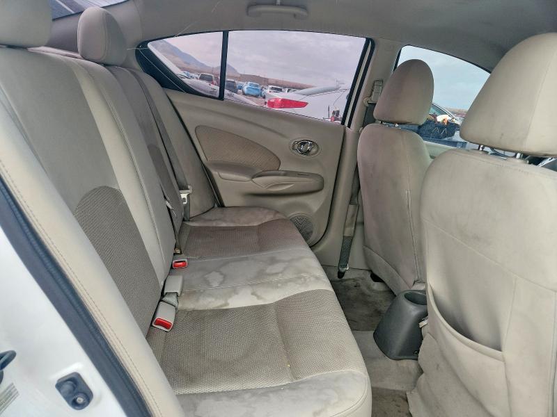 2015 Nissan Versa s