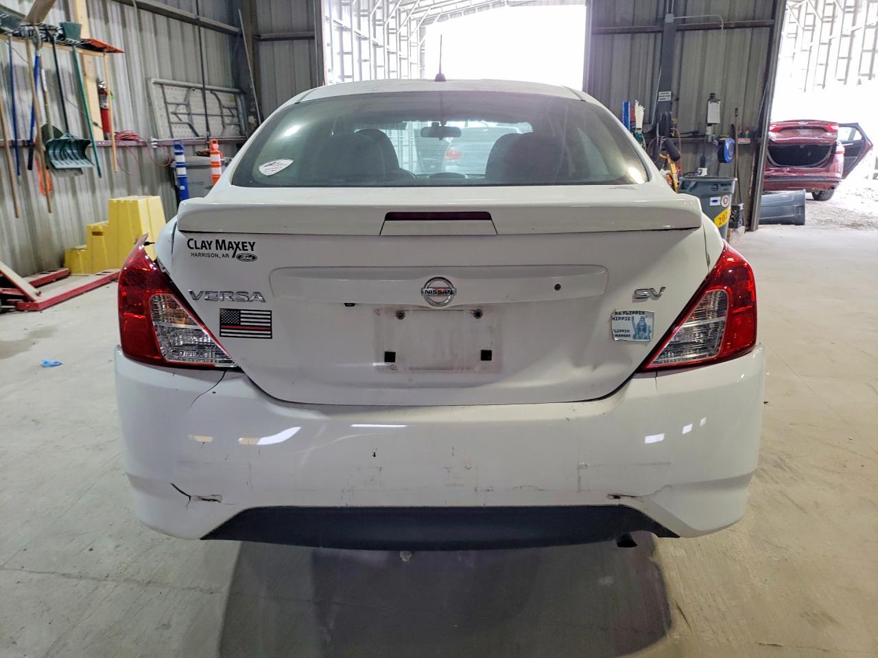 2019 Nissan Versa sv