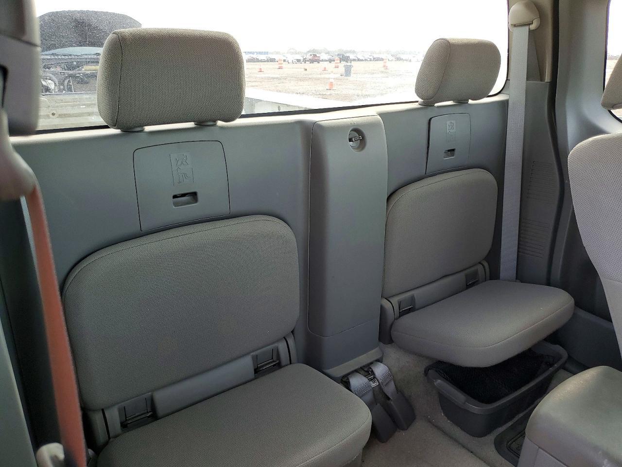 2017 Nissan Frontier s