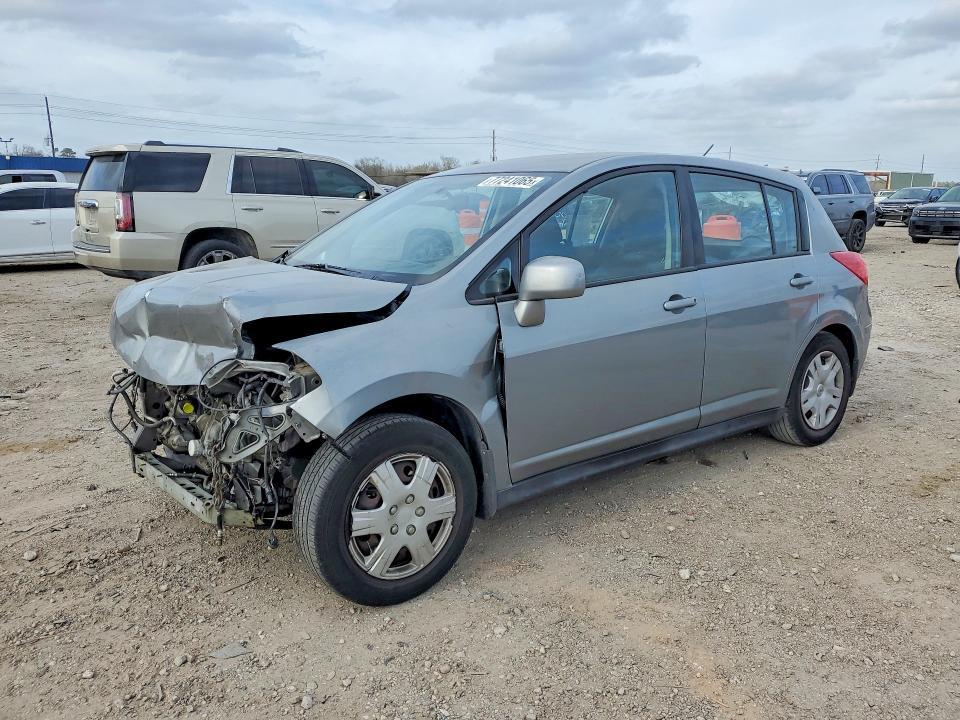 2011 Nissan Versa 1.8 s