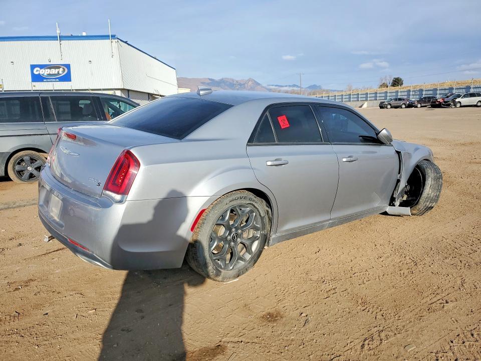 2018 Chrysler 300 s