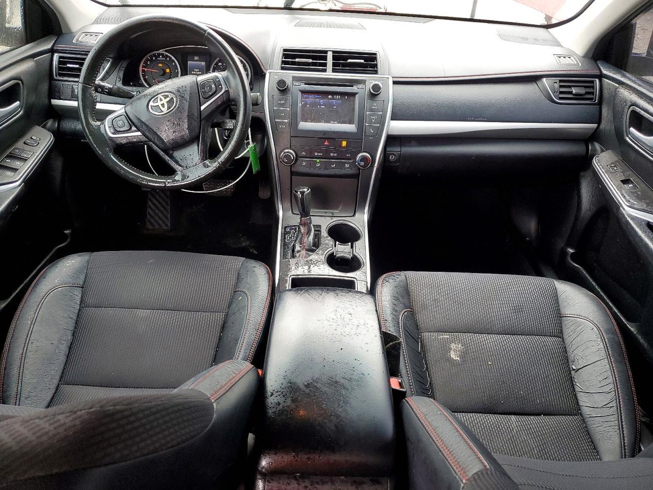 2016 Toyota Camry le