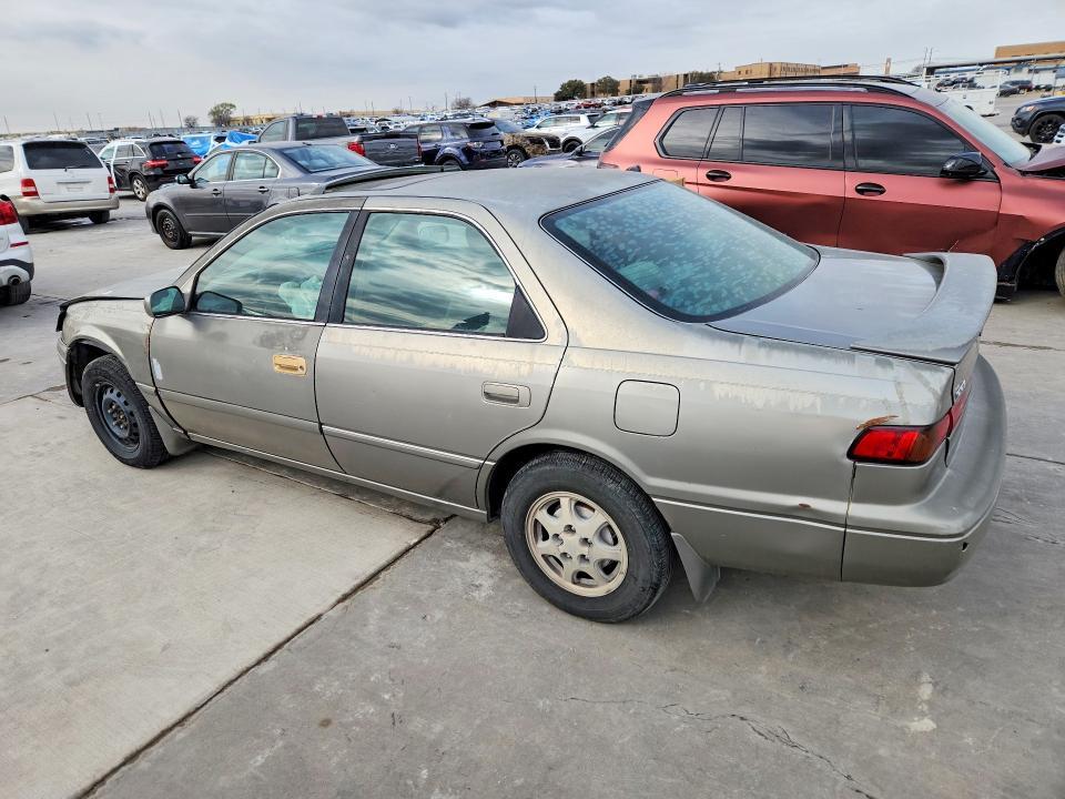 1999 Toyota Camry le