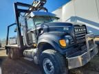 2005 Mack CV713