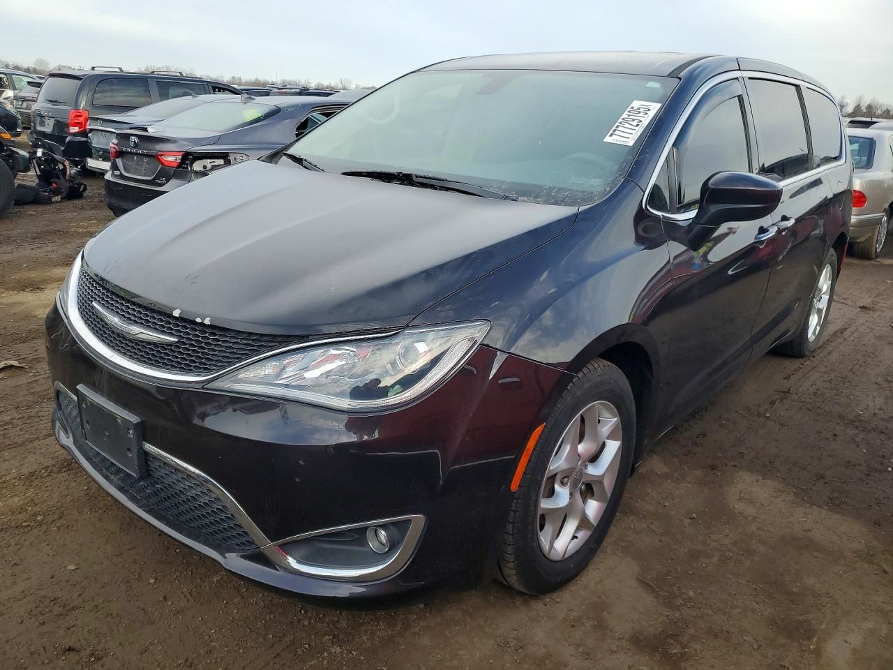 2017 Chrysler Pacifica Touring l