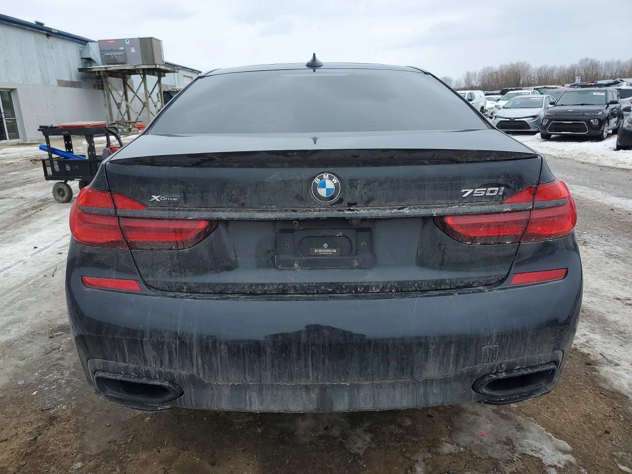 2016 BMW 750 xi