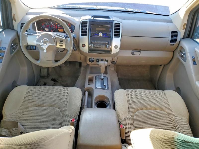 2010 Nissan Frontier Crew cab se
