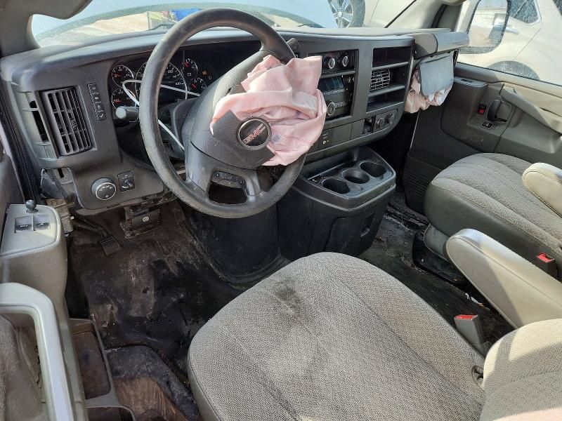 2017 GMC Savana 2500 Delivery van