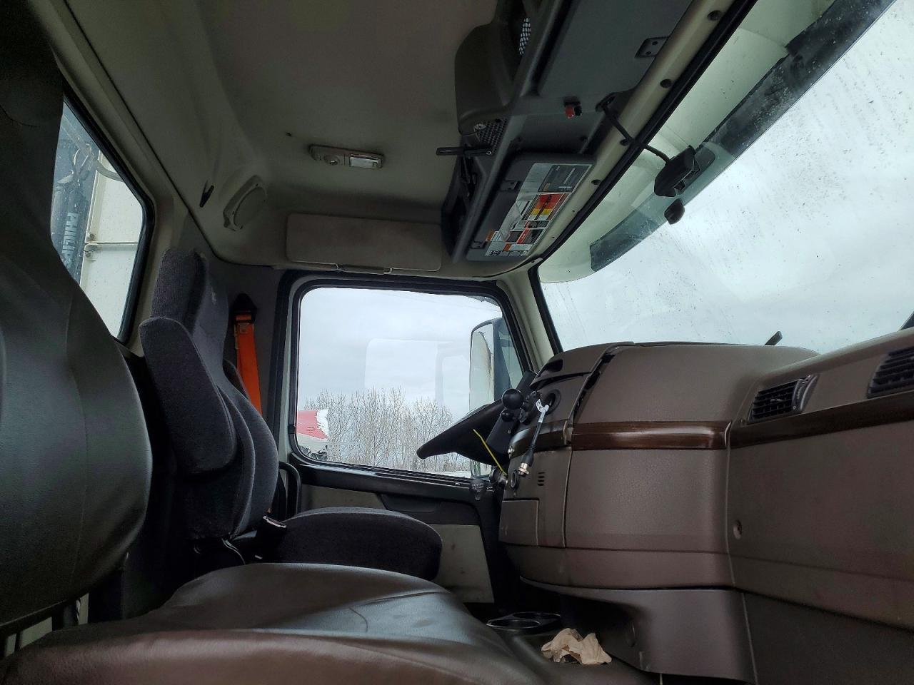 2018 Volvo VNL Semi Truck