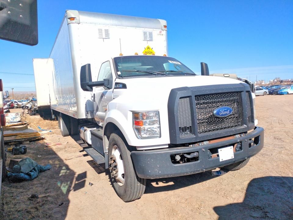 2017 Ford F750 Super Duty box Truck