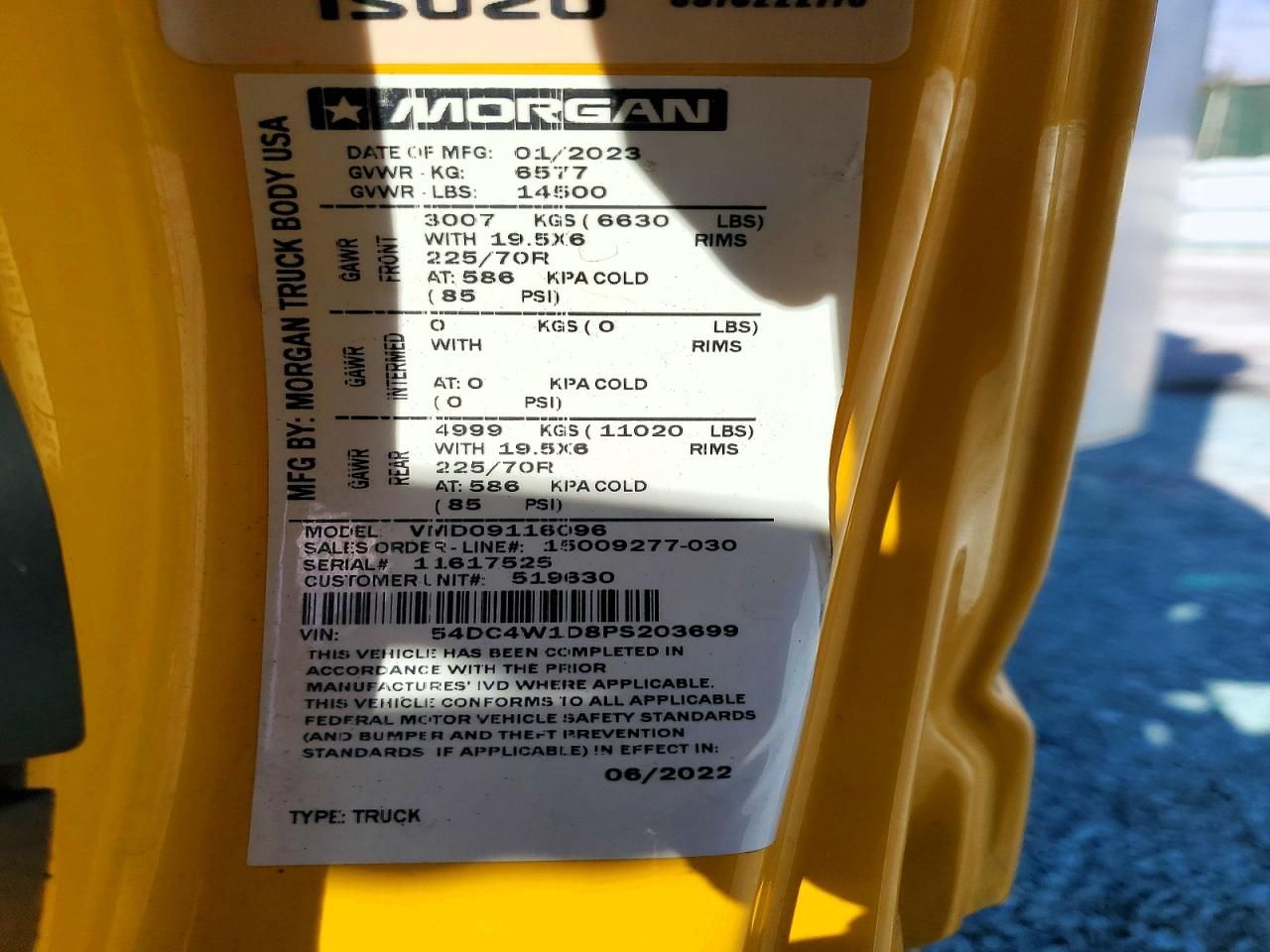 2023 Isuzu NPR HD-BOX Truck