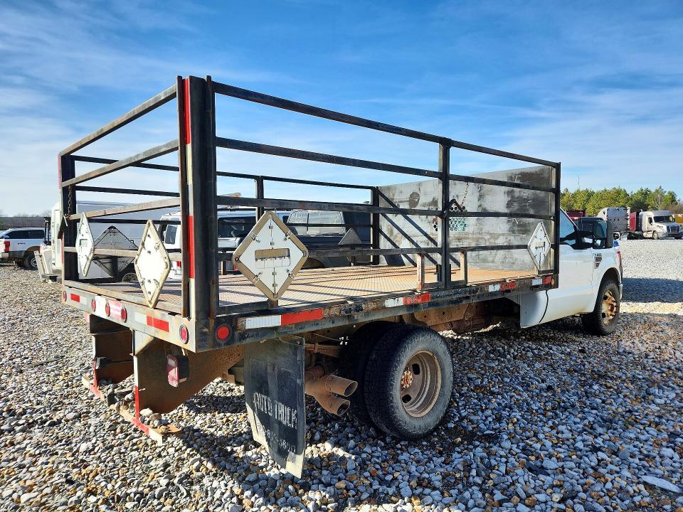 2010 Ford F350 Super Duty Flatbed Truck
