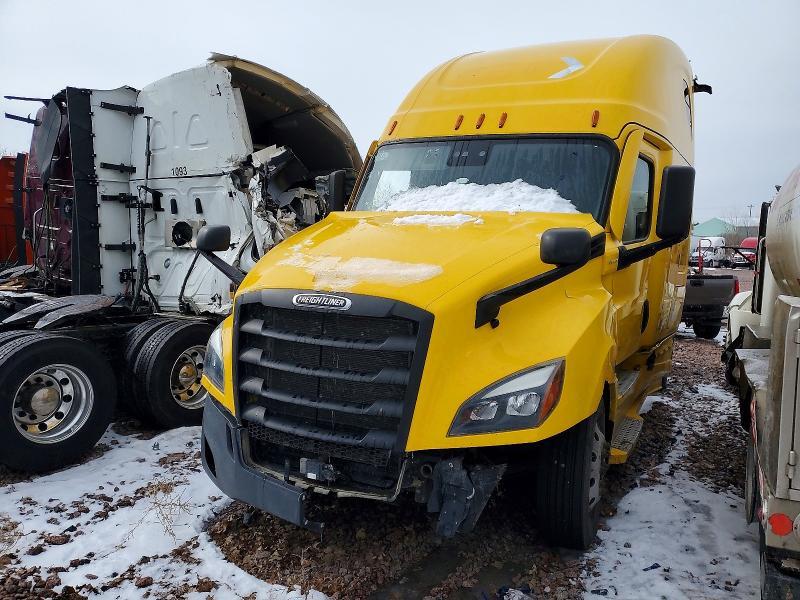 2022 Freigliner 2022 Freightliner Cascadia 126 Semi Truck