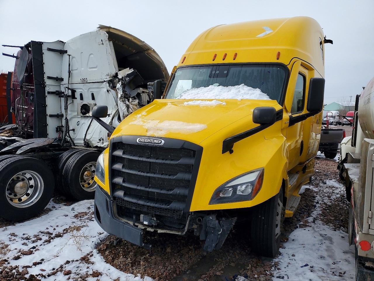 2022 Freigliner 2022 Freightliner Cascadia 126 Semi Truck