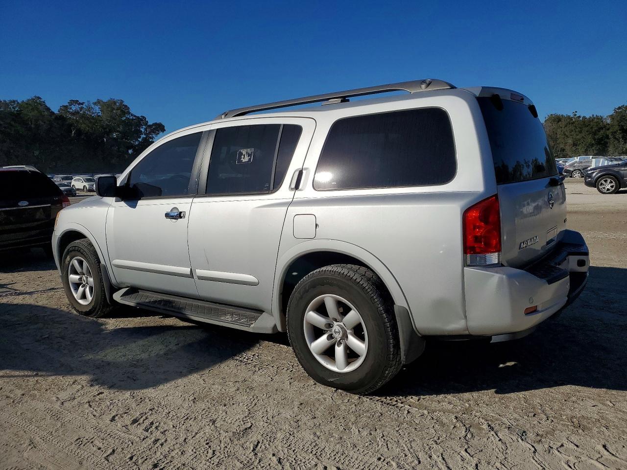 2013 Nissan Armada sv