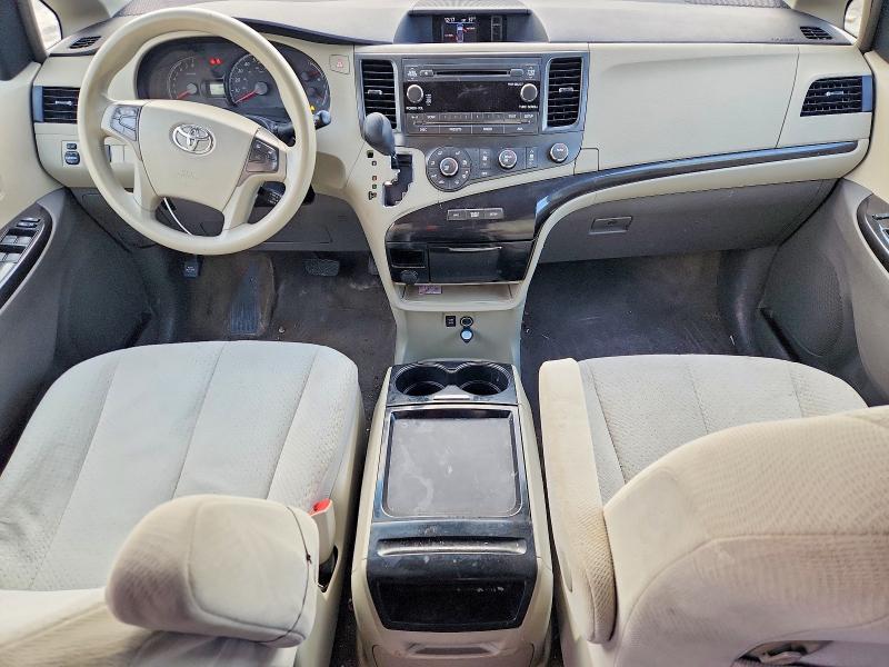 2011 Toyota Sienna le 7-passenger