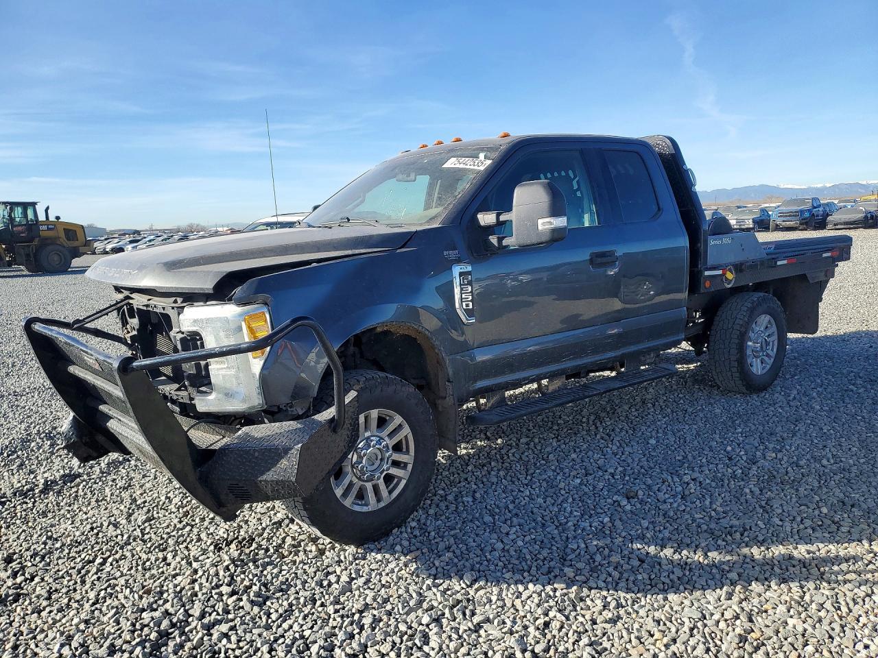 2017 Ford F350 Super Duty Flatbed Truck