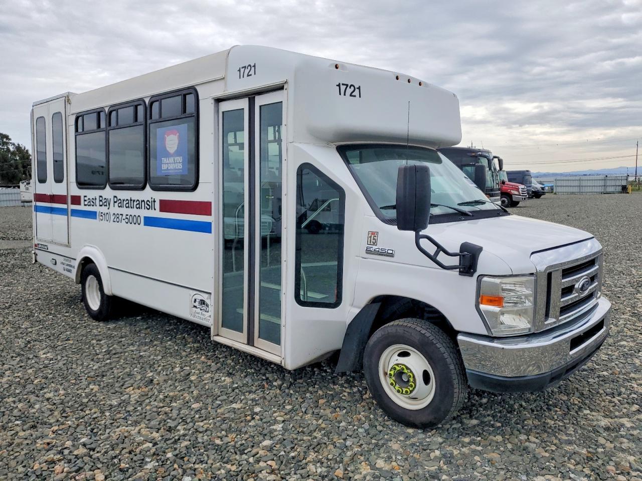 2017 Ford Econoline-Coach Bus