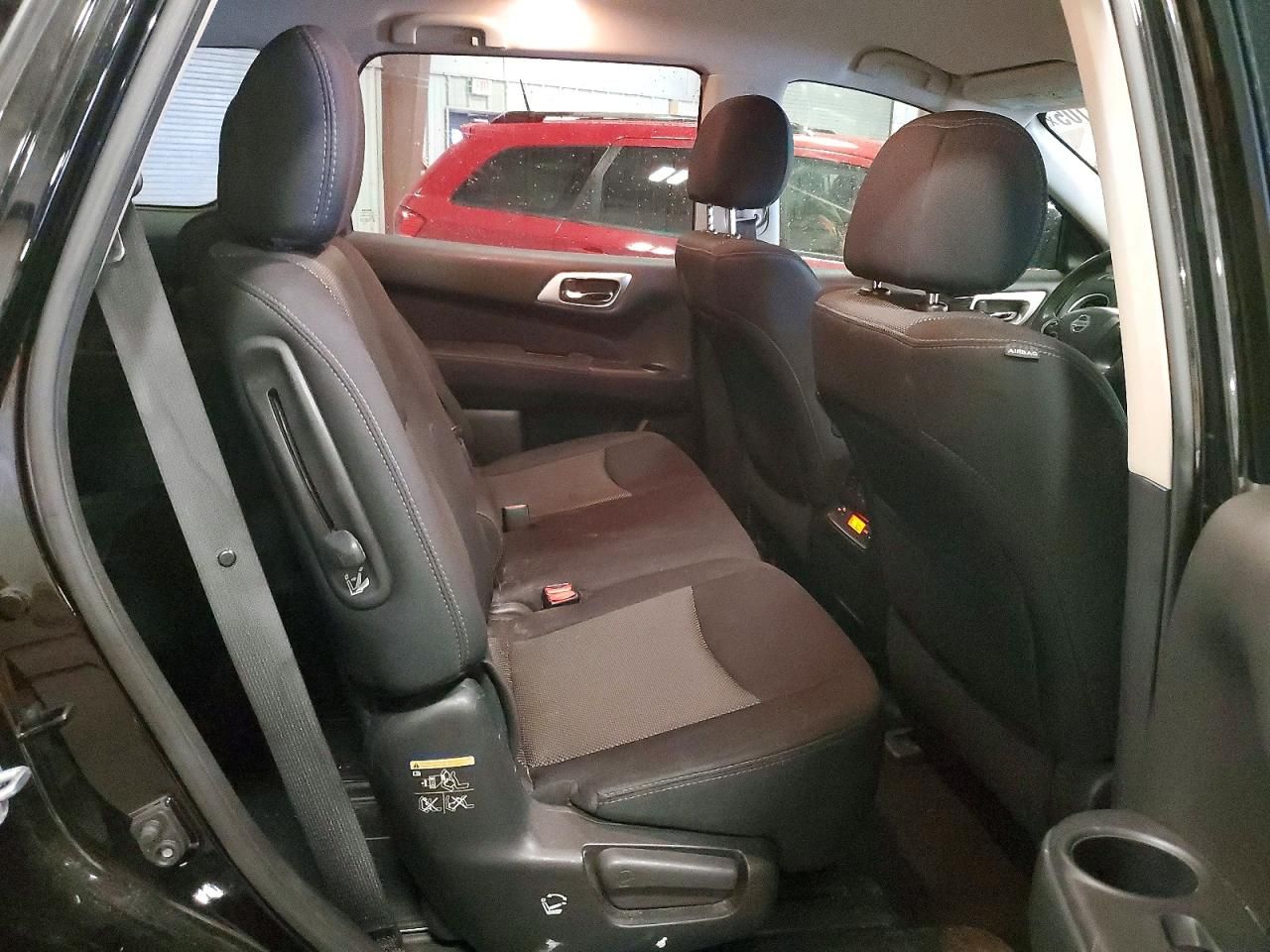 2017 Nissan Pathfinder s