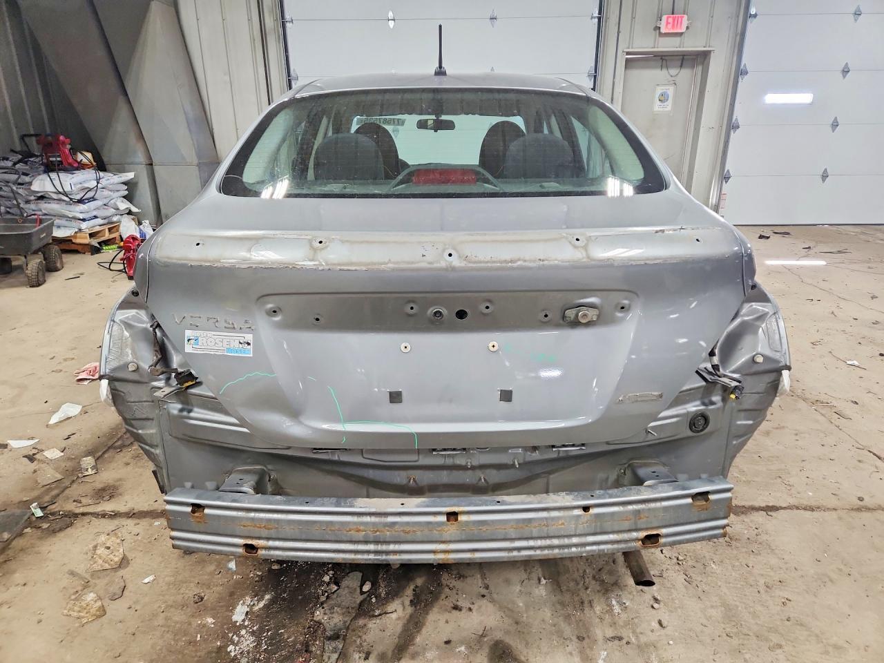 2013 Nissan Versa s